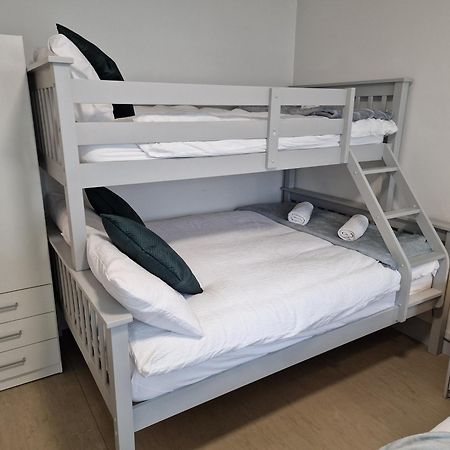 Trivia House Hostel Swanlinbar Екстериор снимка
