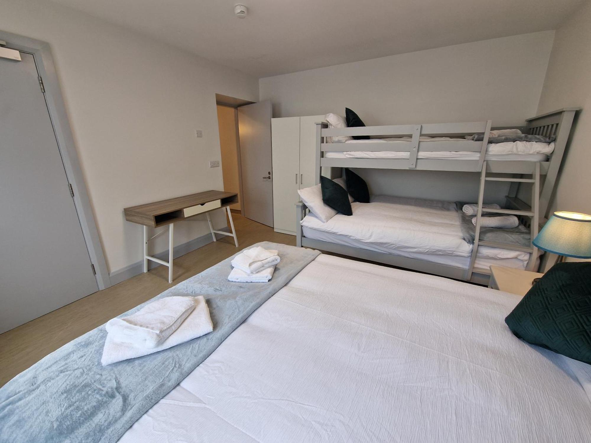 Trivia House Hostel Swanlinbar Екстериор снимка