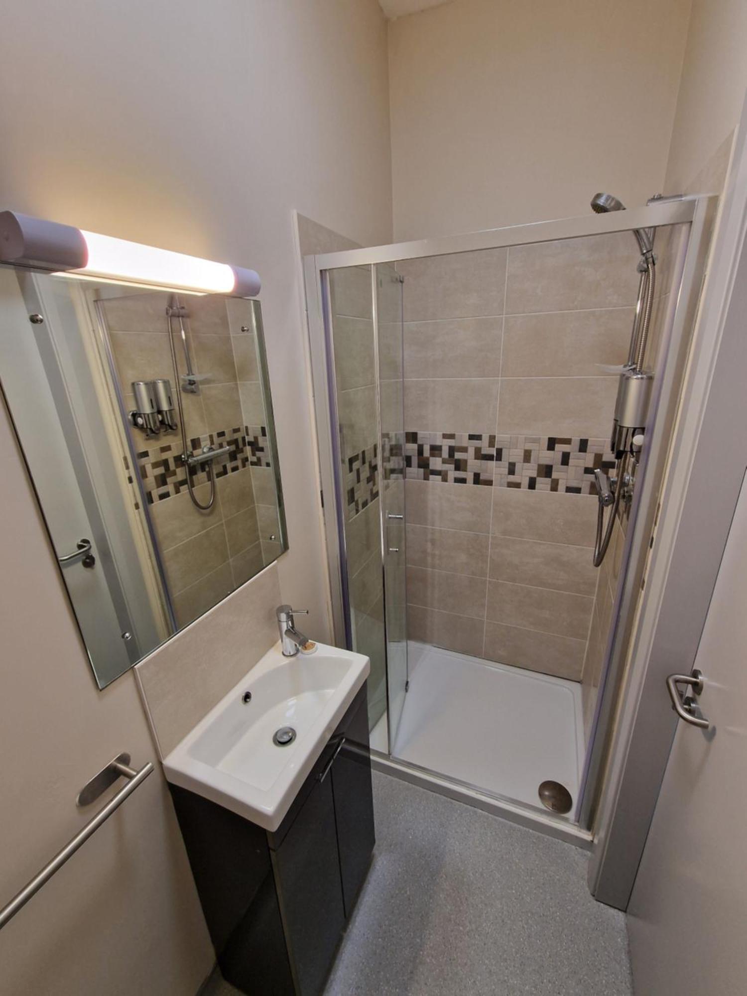 Trivia House Hostel Swanlinbar Екстериор снимка