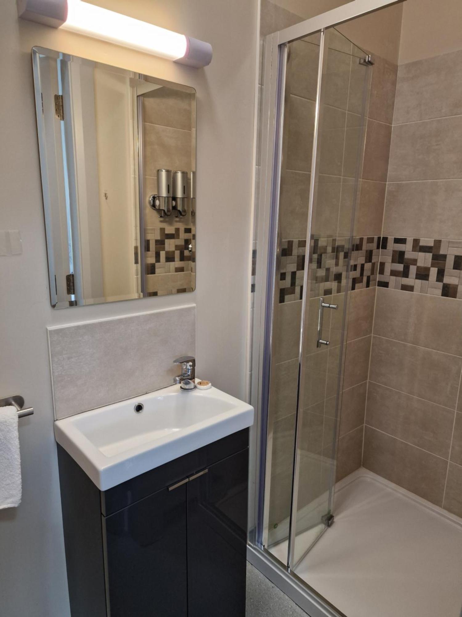 Trivia House Hostel Swanlinbar Екстериор снимка