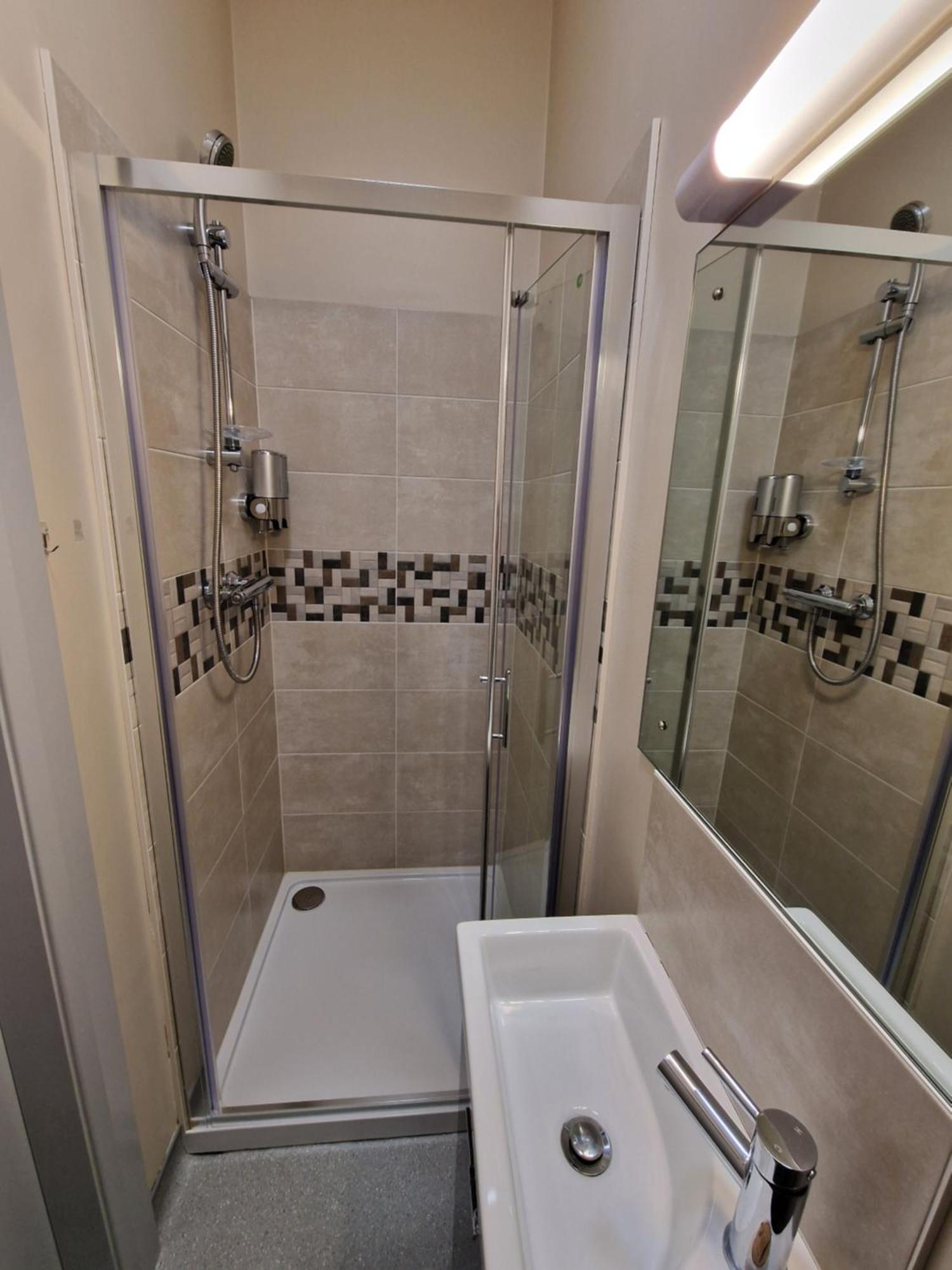 Trivia House Hostel Swanlinbar Екстериор снимка