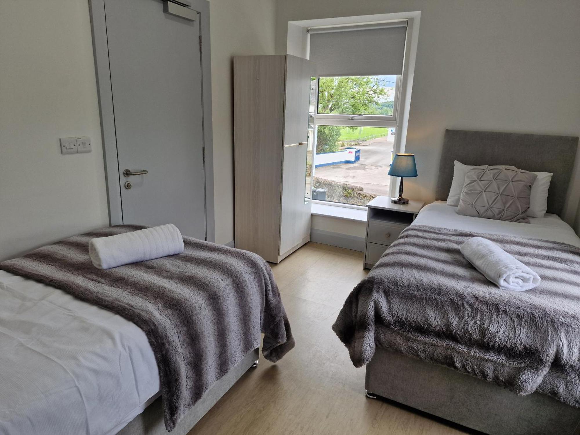 Trivia House Hostel Swanlinbar Екстериор снимка