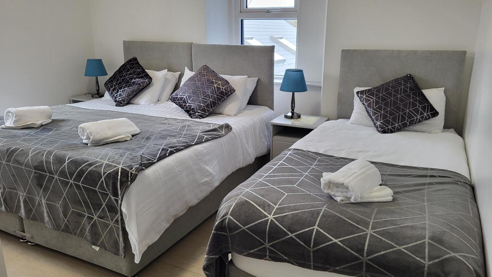 Trivia House Hostel Swanlinbar Екстериор снимка